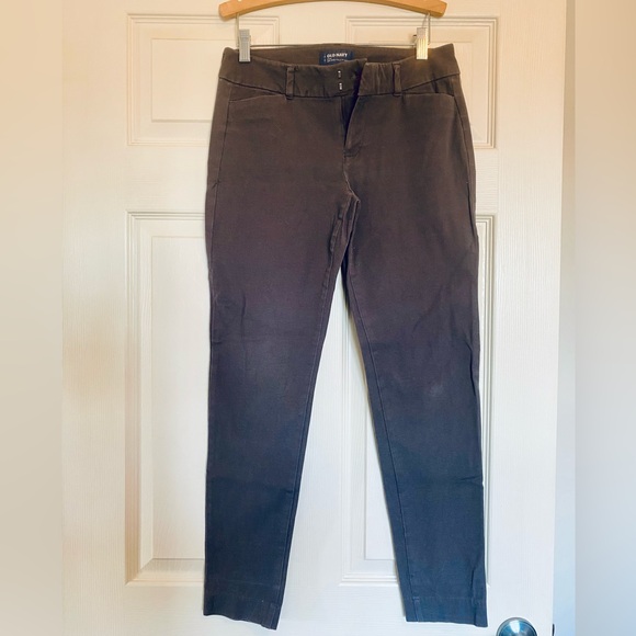 Old Navy Pixie Pants - 2 pairs - size 4 Regular - Picture 5 of 8
